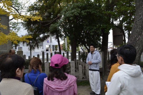 名月姫の話をする八幡神社の宮司