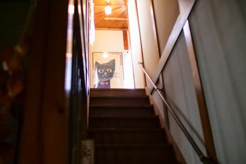 2階に続く階段