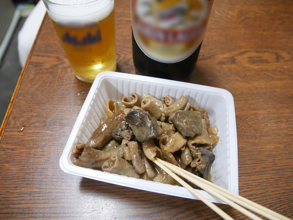 鹿児島屋のホルモンとビール