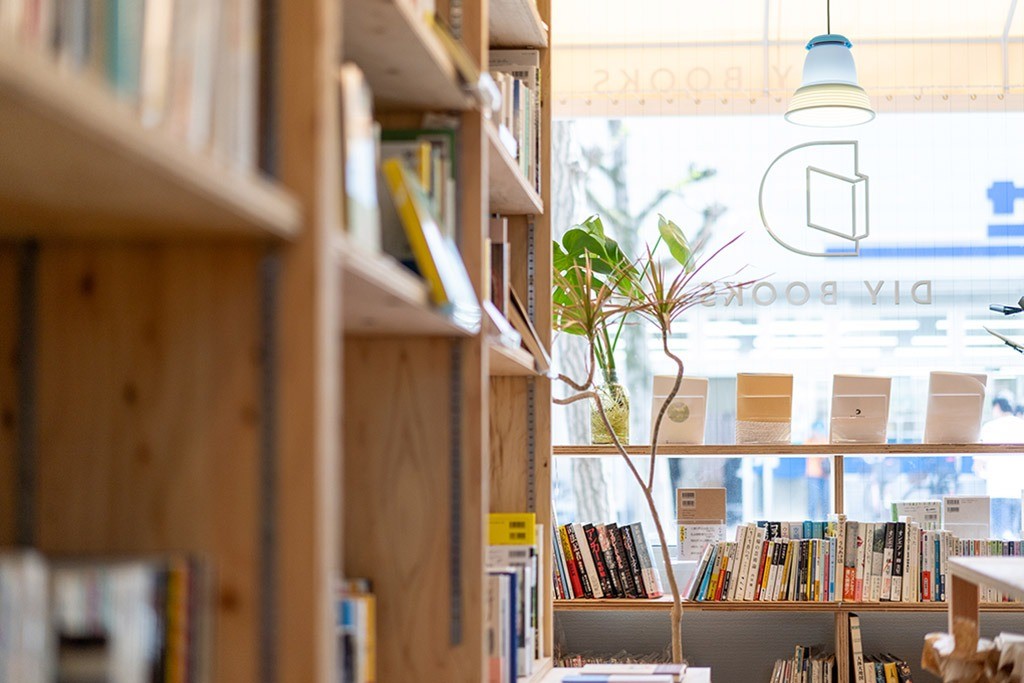 DIY　BOOKSの店内の様子