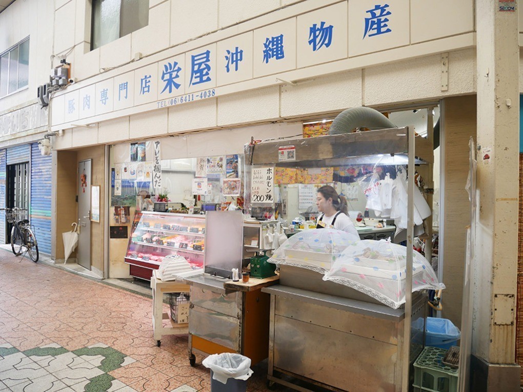 サンロードの栄屋の店頭