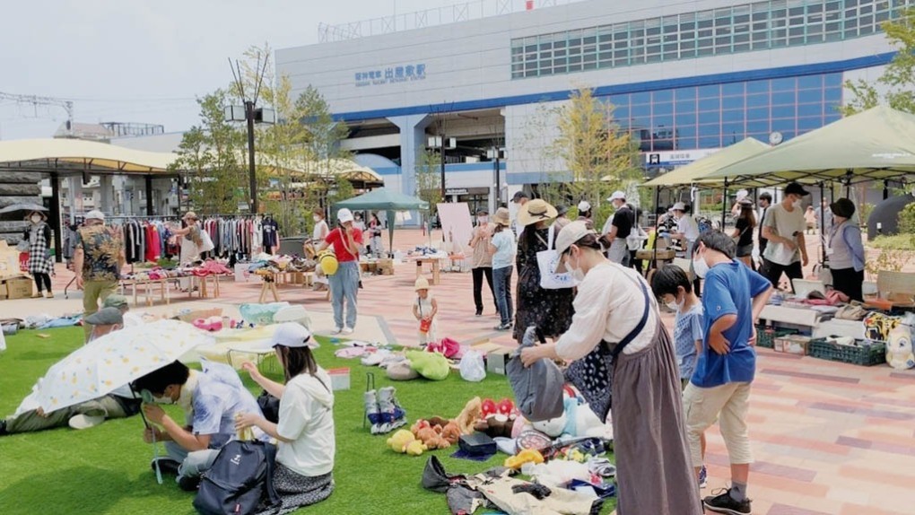 写真、阪神出屋敷駅周辺のイベントの様子２