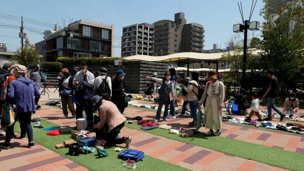 写真、阪神出屋敷駅周辺のイベントの様子１