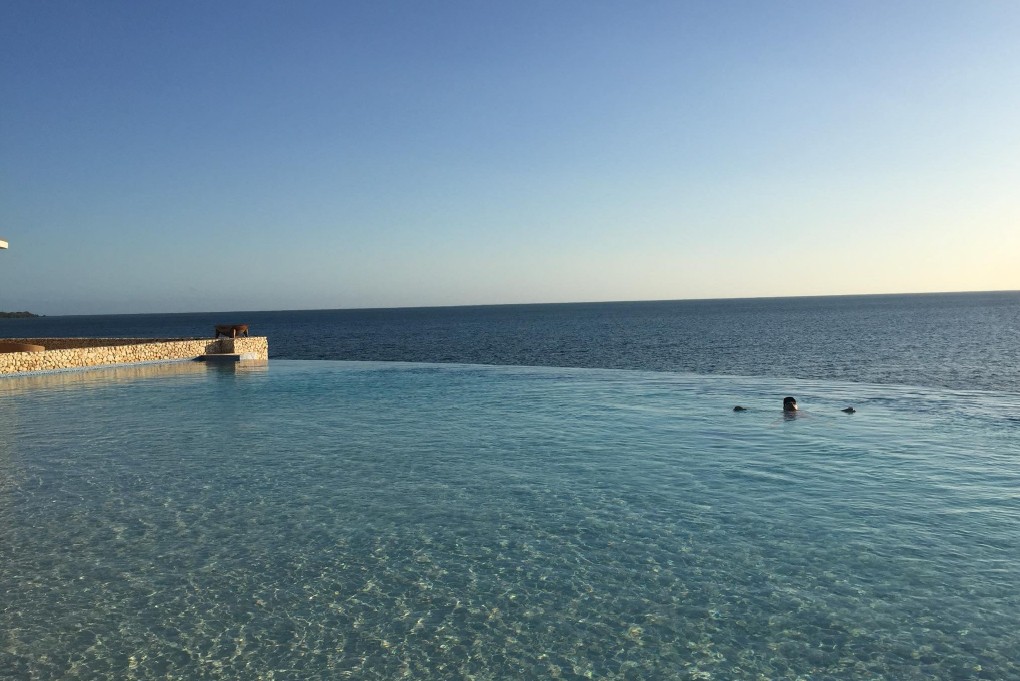 写真、フィジーのホテルで「リゾート×自然」を五感で噛み締めている永崎さん