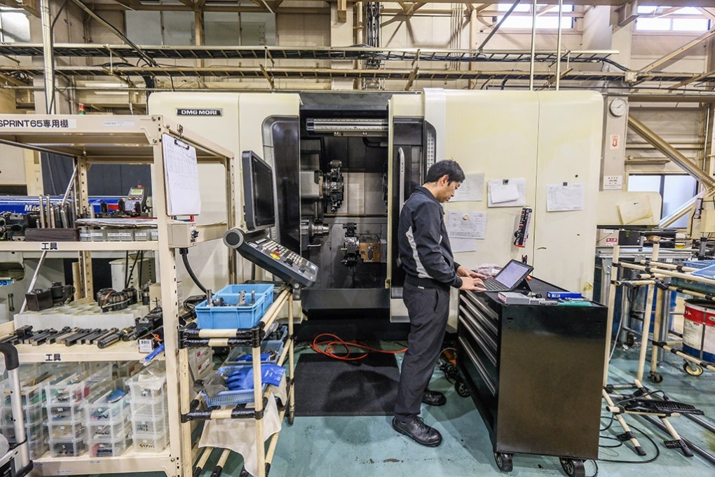 写真、ゼロ精工の工場内の様子