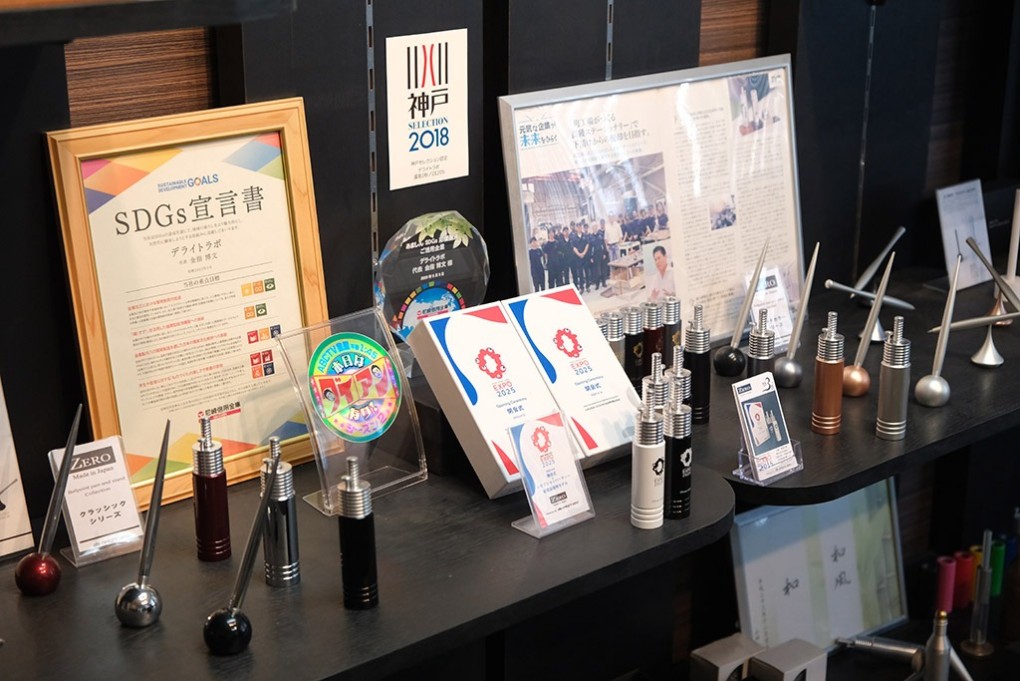 写真、賞状や商品など