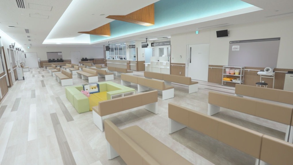 写真、尼崎市立休日夜間急病診療所の内観