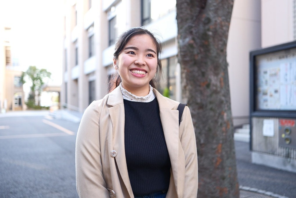 写真、笑顔の渡邊さん